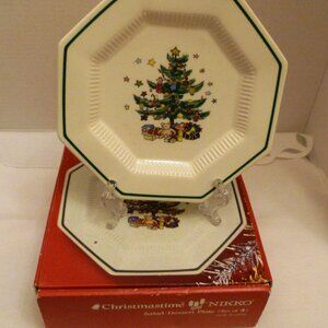 NIKKO Set of 4 Octagonal Christmastime Salad / Dessert Plates Never Used In Box